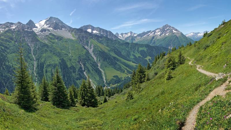 Oberalpstock und Bristen im Maderanertal