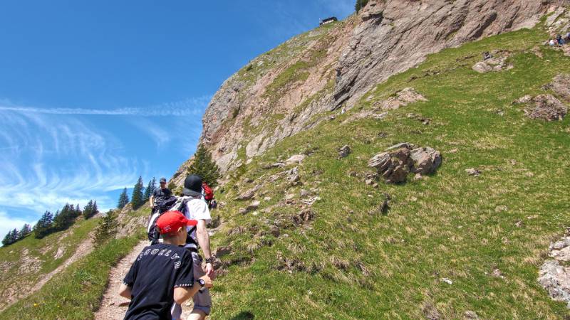 Die Hütte ist bereits zu sehen