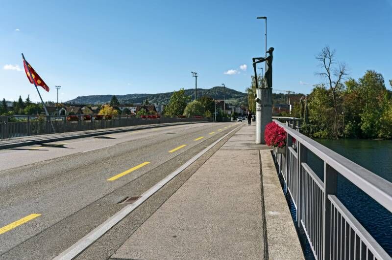 Auf der Brücke zwischen Döttingen und Kleindöttngen