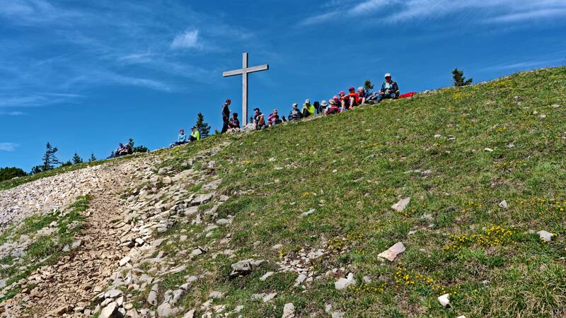 Viele Wanderer auf dem höchsten Berg des Kt. Solothurn - Hasenmatt